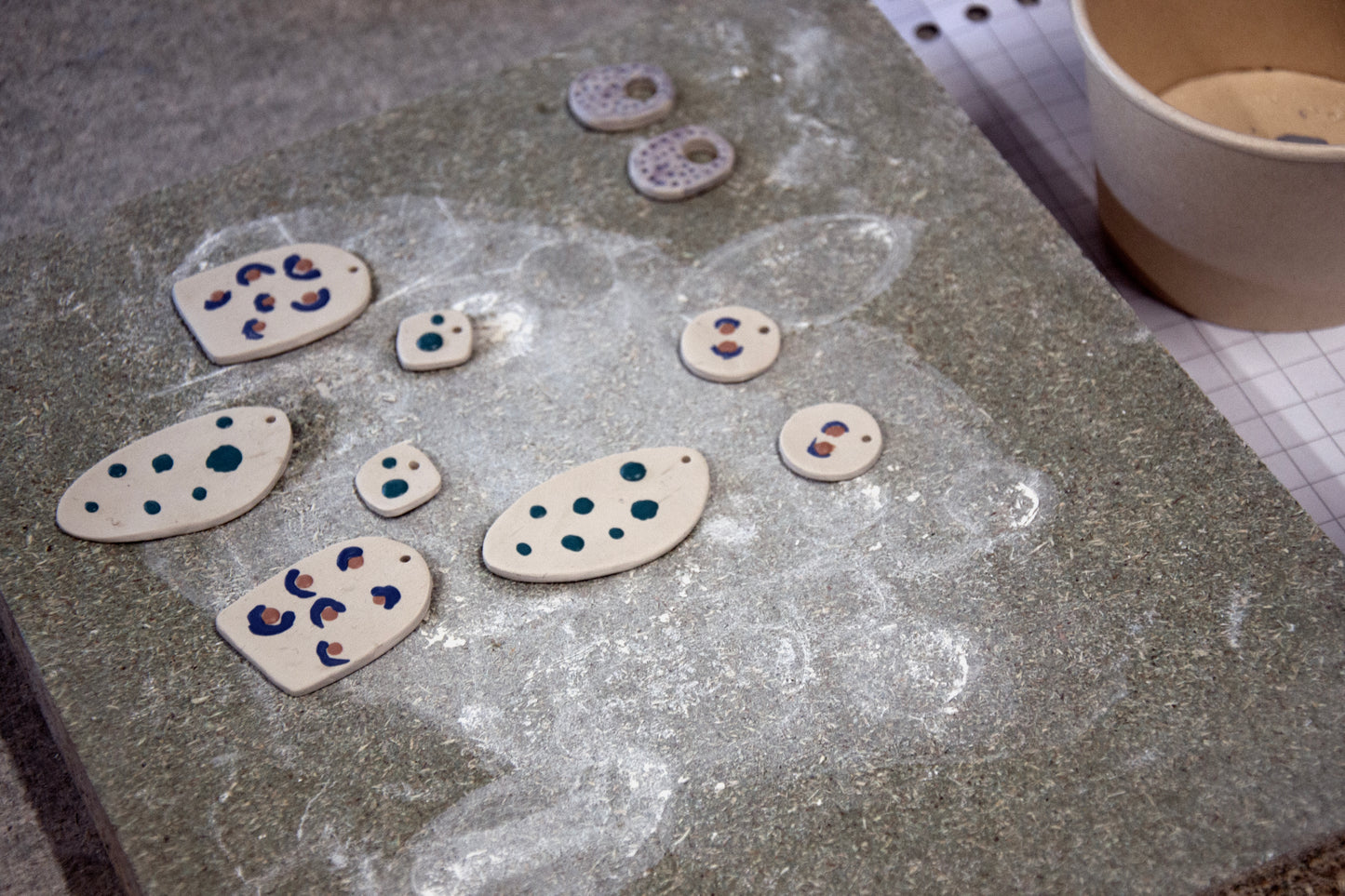 Atelier Bijoux d'été en porcelaine - Adulte - 2h