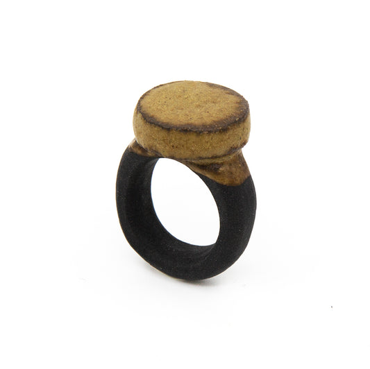 Bague Séléné - chevalière en porcelaine noire - émail naturel