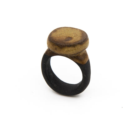 Bague Séléné - chevalière en porcelaine noire - émail naturel