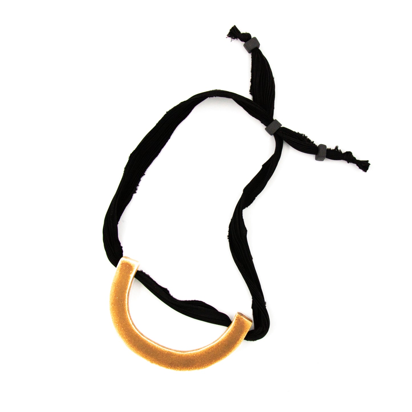 Collier Gaïa - porcelaine et soie Shibori