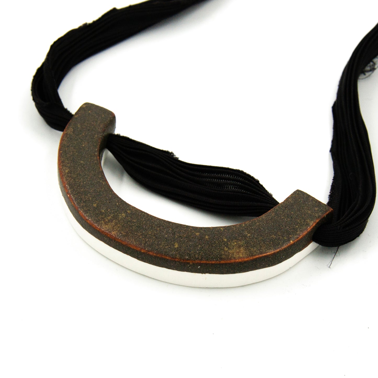 Collier Gaïa - porcelaine et soie Shibori