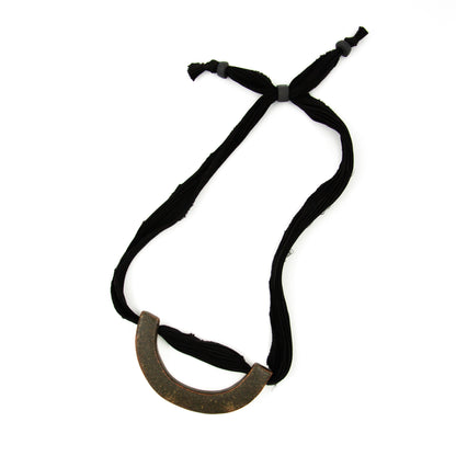 Collier Gaïa - porcelaine et soie Shibori