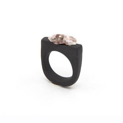 Bague Aphrodite - porcelaine noire - granite