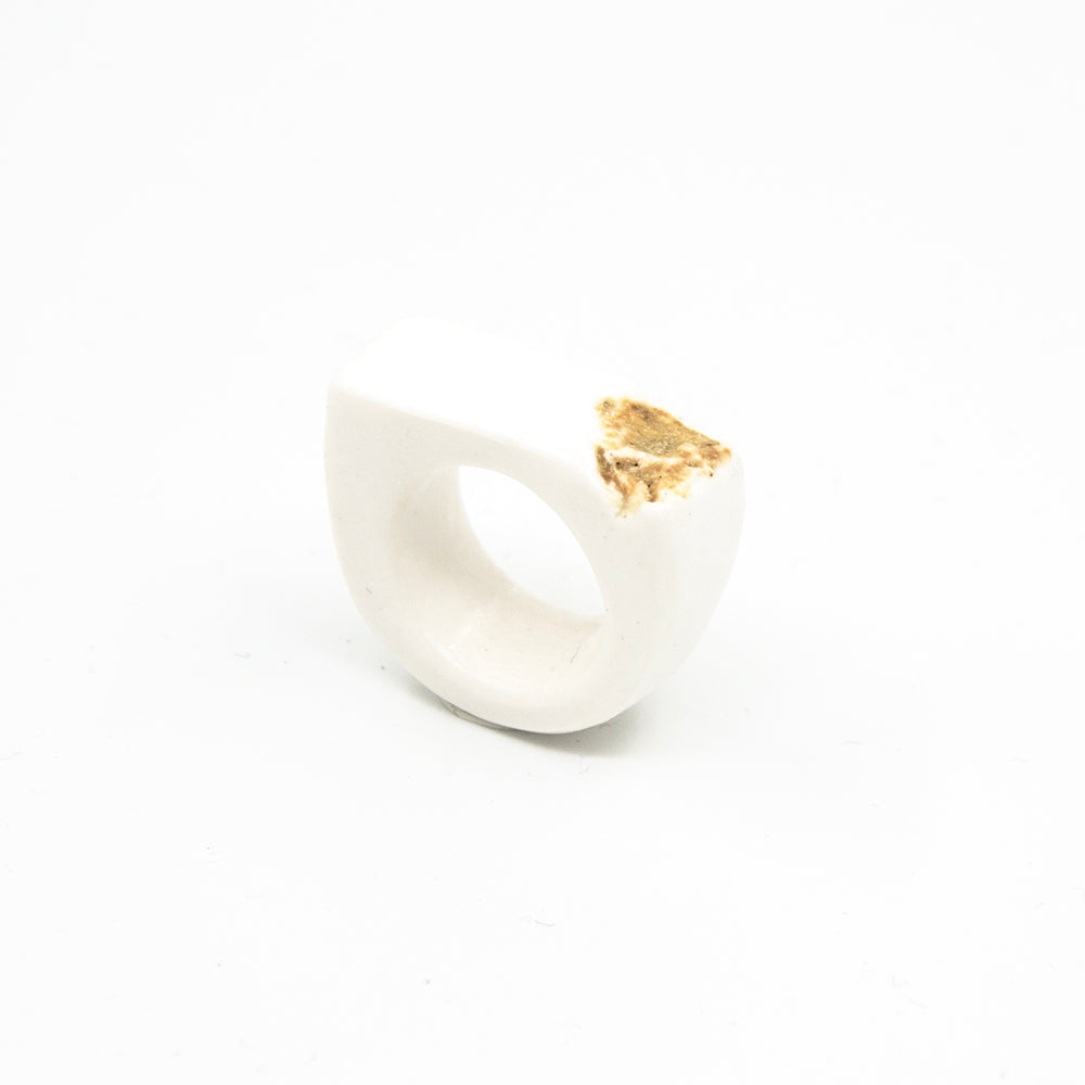 Bague Athéna - porcelaine blanche - émail de roches